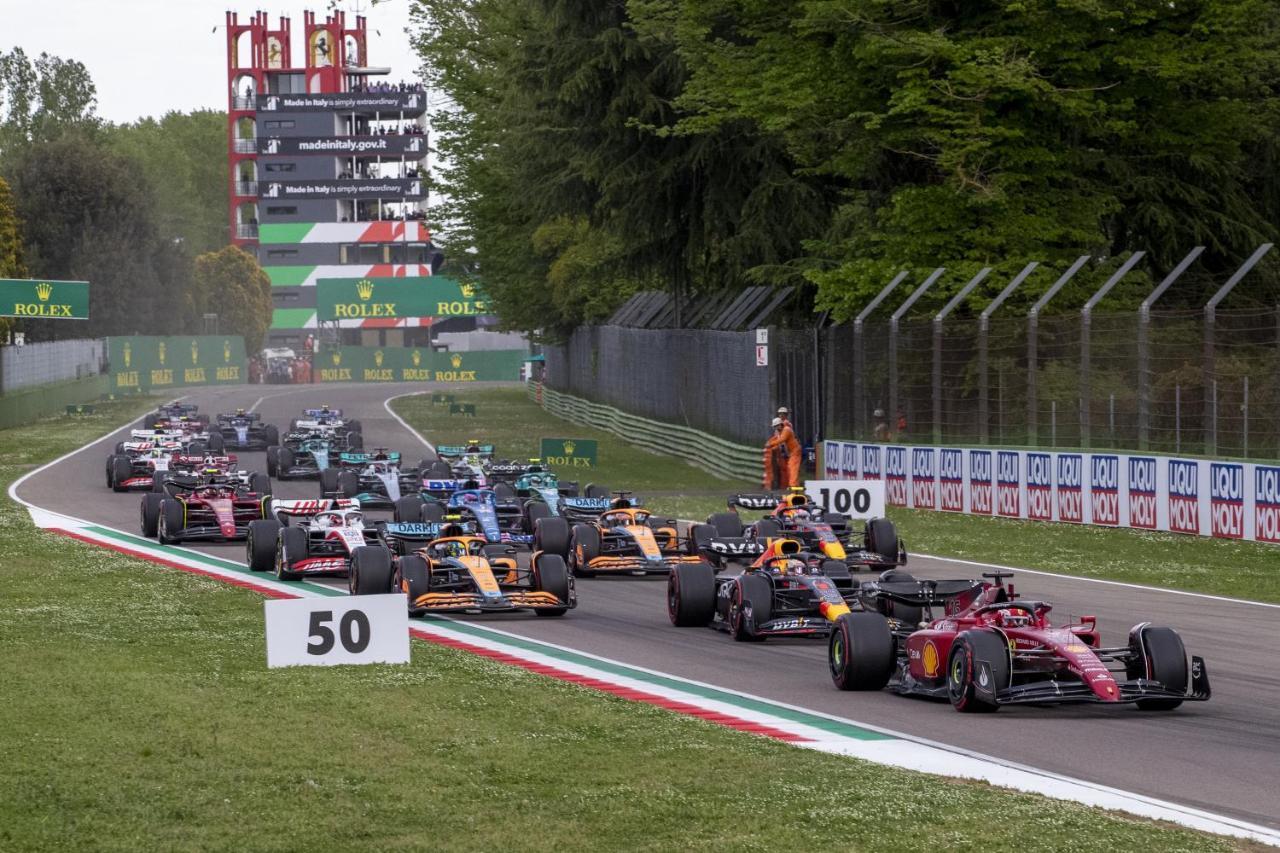 Ferienwohnung La Dimora Delle Emozioni - Il Fascino Del Centro Storico E L'Adrenalina Dell'Autodromo Imola Exterior foto